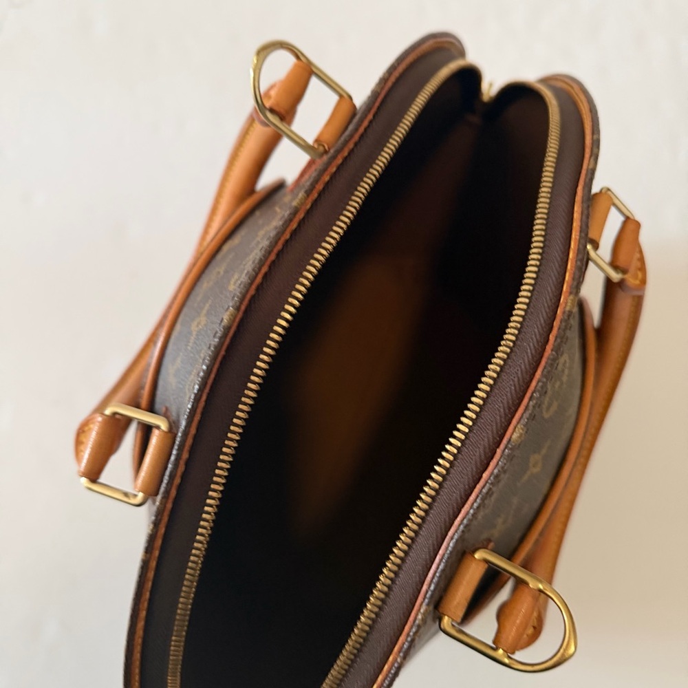 Louis Vuitton Monogram Ellipse - Picture 11 of 16